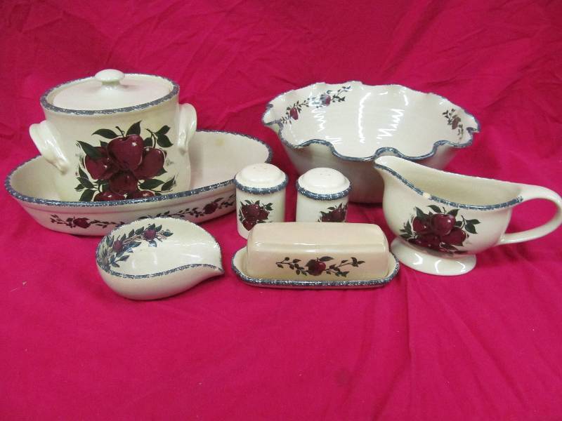 lot 122 image: Dishes