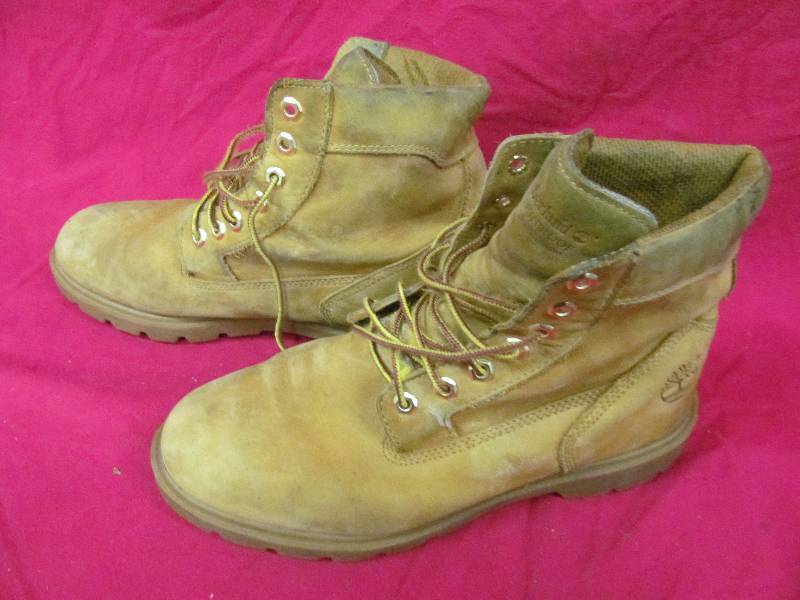 lot 124 image: Boots