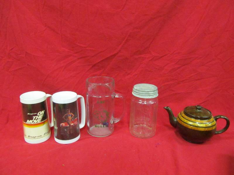 lot 130 image: Teapot