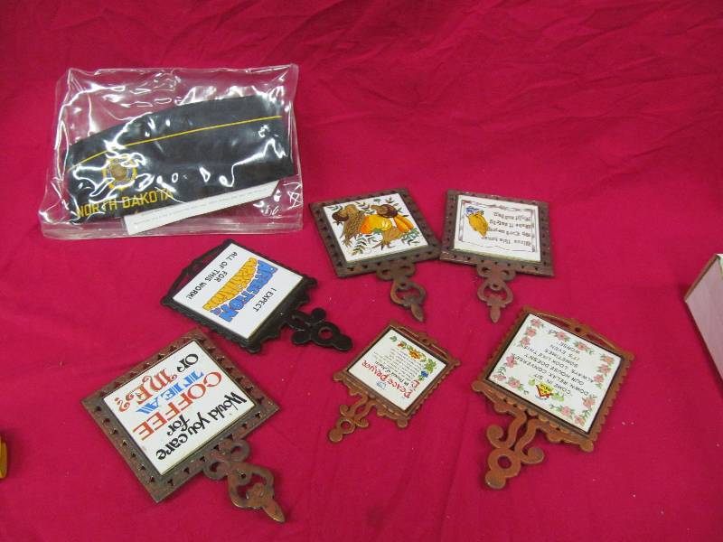 lot 134 image: Trivets