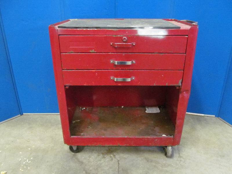 lot 157 image: Tool Box Cart