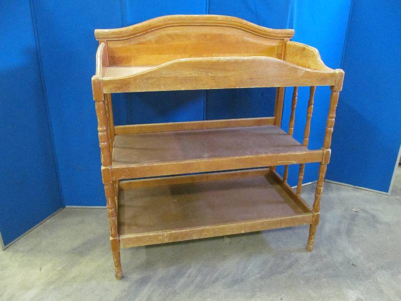 lot 181 image: changing table