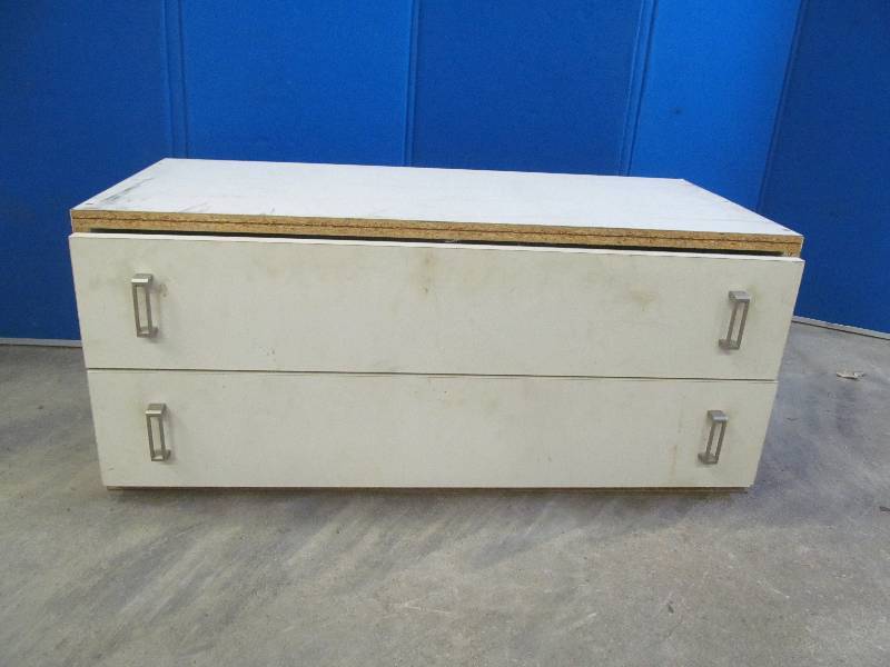 lot 182 image: cabinet