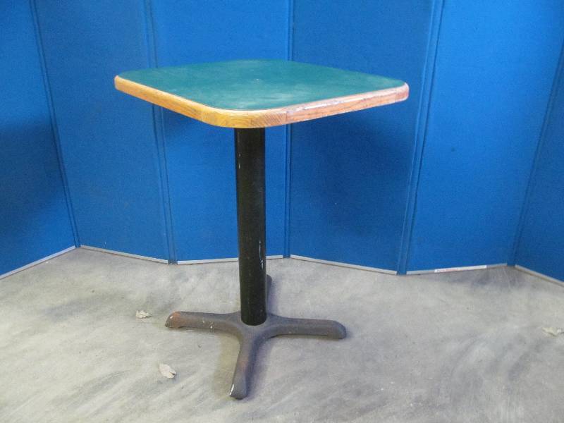 lot 187 image: table