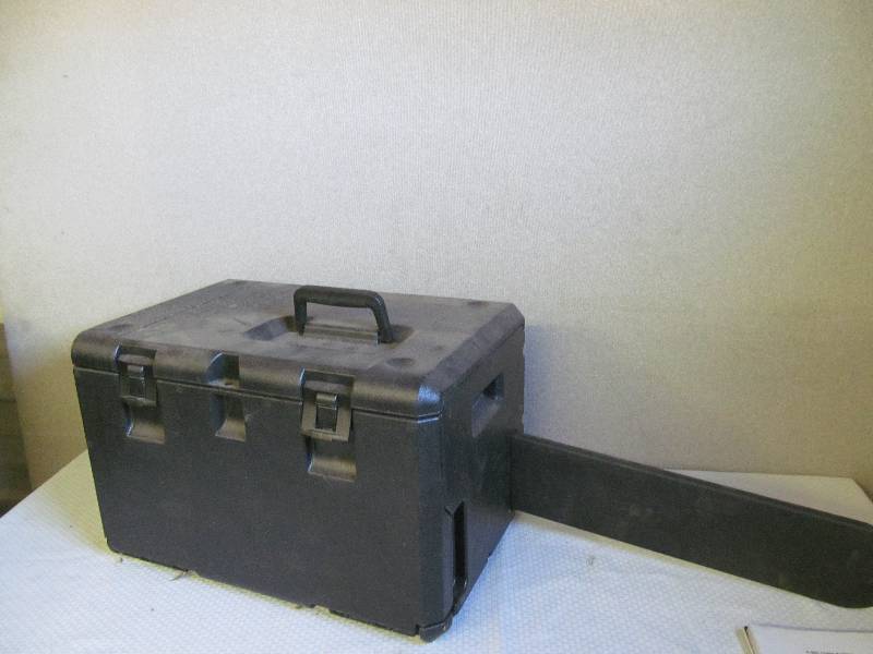 lot 224 image: chain saw case