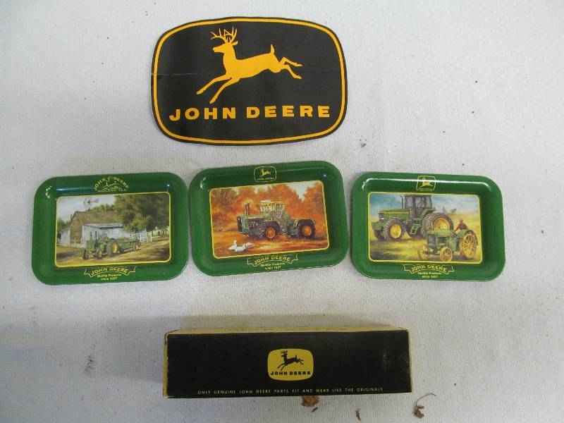 lot 251 image: John Deere items