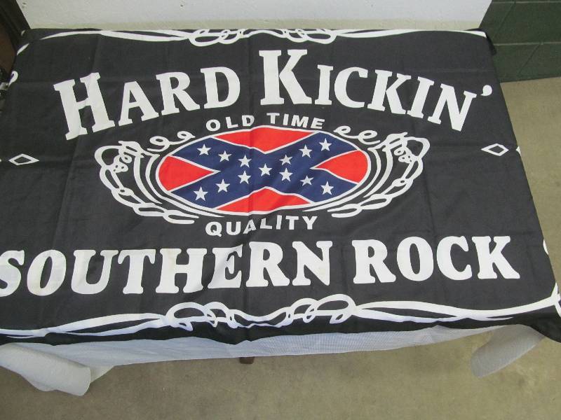 lot 257 image: flag
