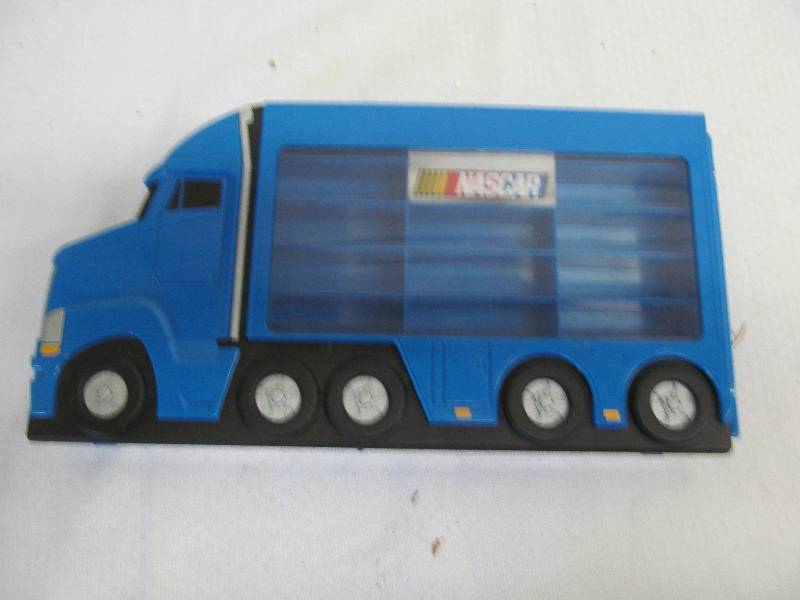 lot 259 image: Nascar case