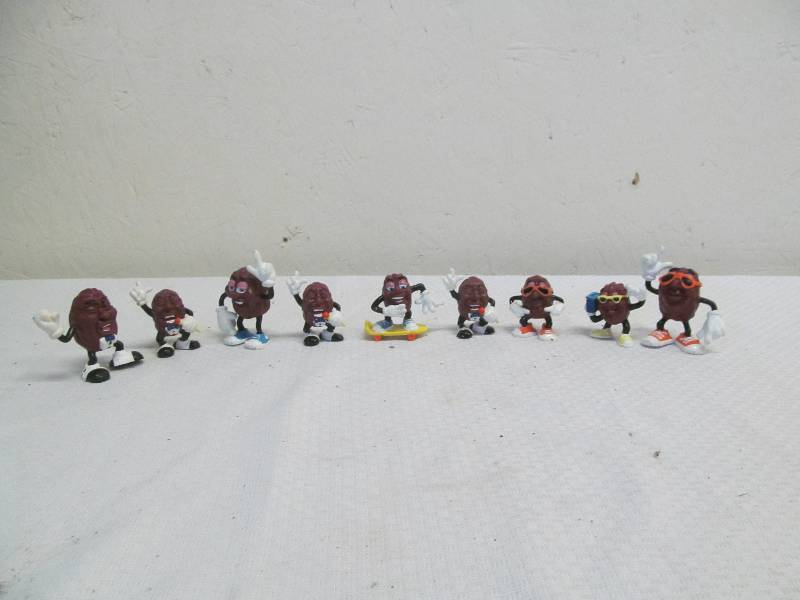 lot 260 image: toy