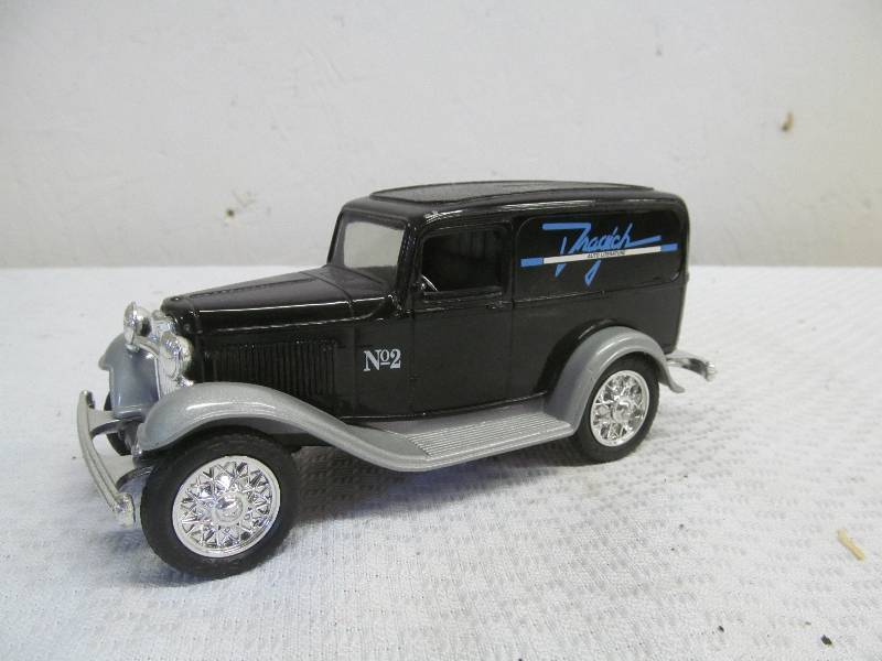 lot 280 image: coin bank