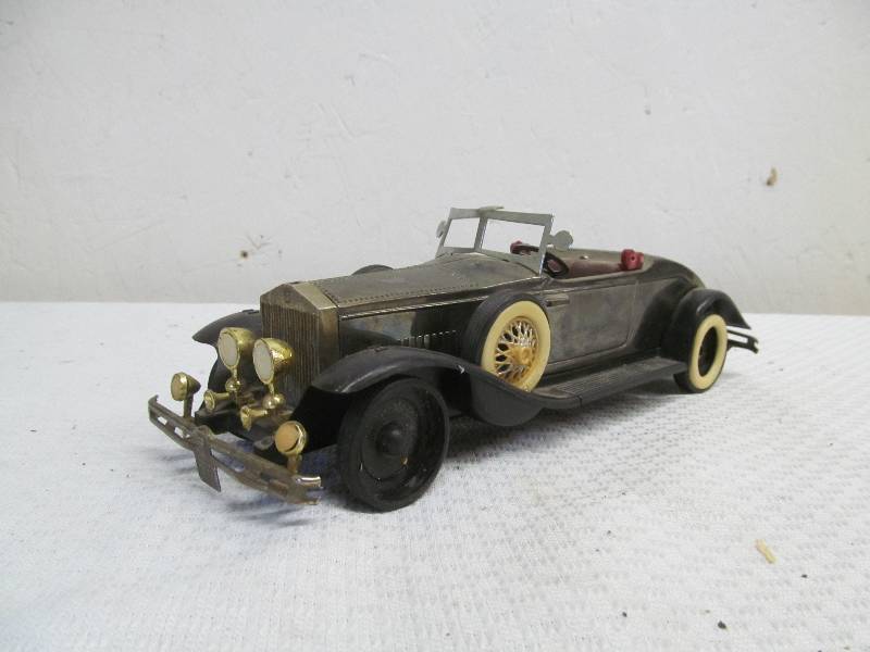 lot 281 image: vintage car