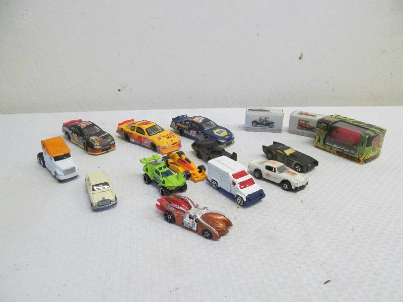 lot 284 image: cars
