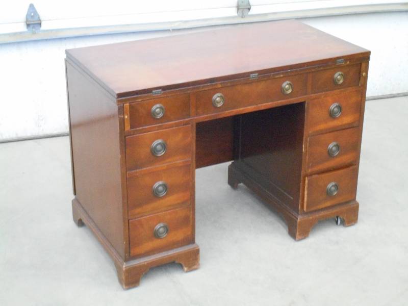 Vintage Solid Wood 7-Drawer Desk Wi...