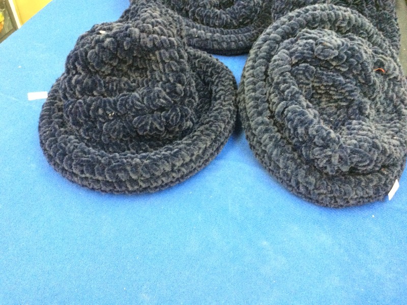 Assorted lot of scarfs & hats - New Product  - view all pictures