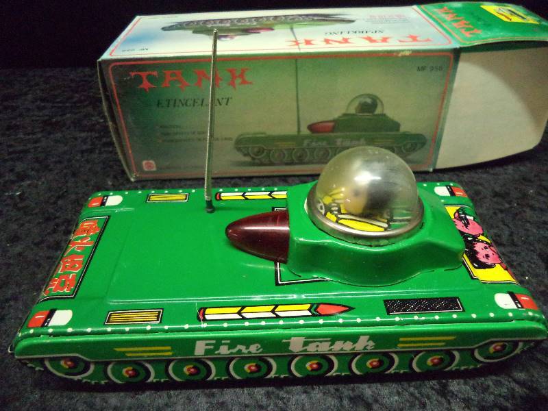 Sparkling Tank Friction Toy