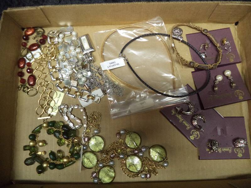 Lot - Misc Premier Designs Jewelry