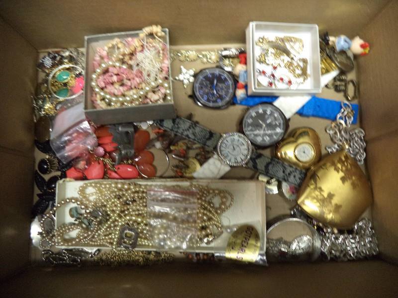 Lot - Misc Jewerly