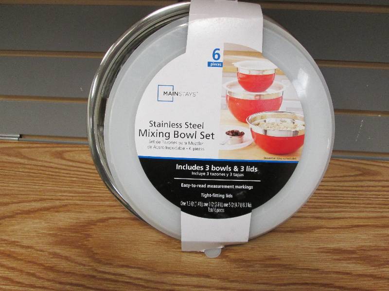 lot 16 image: Stainless steel mixing bowl set, 3 ...