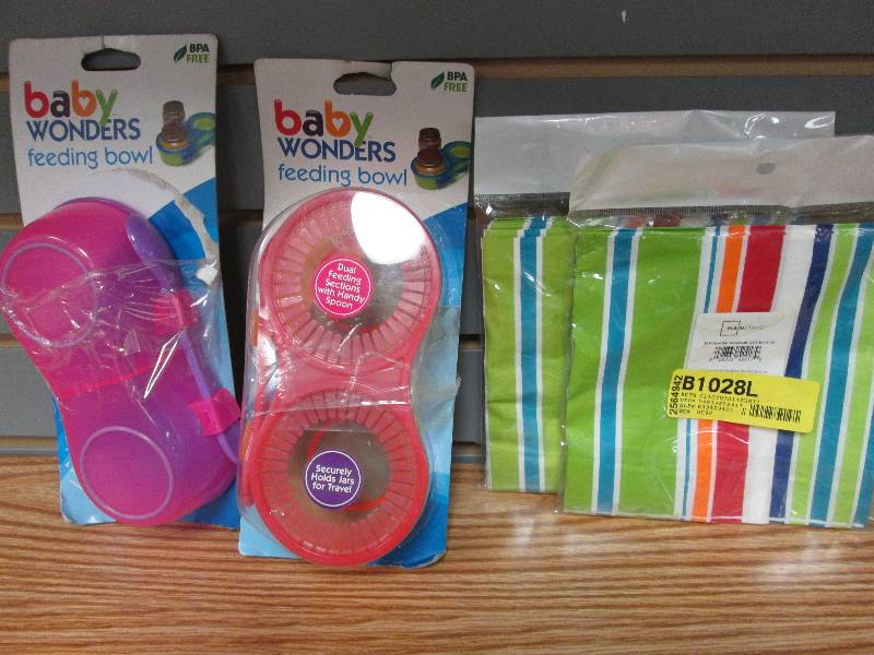 lot 28 image: 2 Baby Wonders feeding bowls, 2 pac...