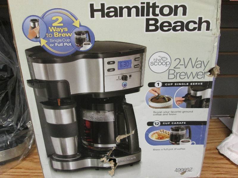 lot 52 image: Hamilton Beach 2-Way Brewer 4998oz-...