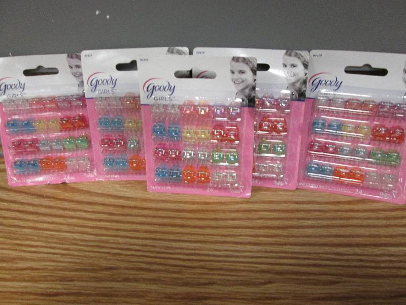 lot 86 image: Lot of 5 Goody girls mini claw clip...