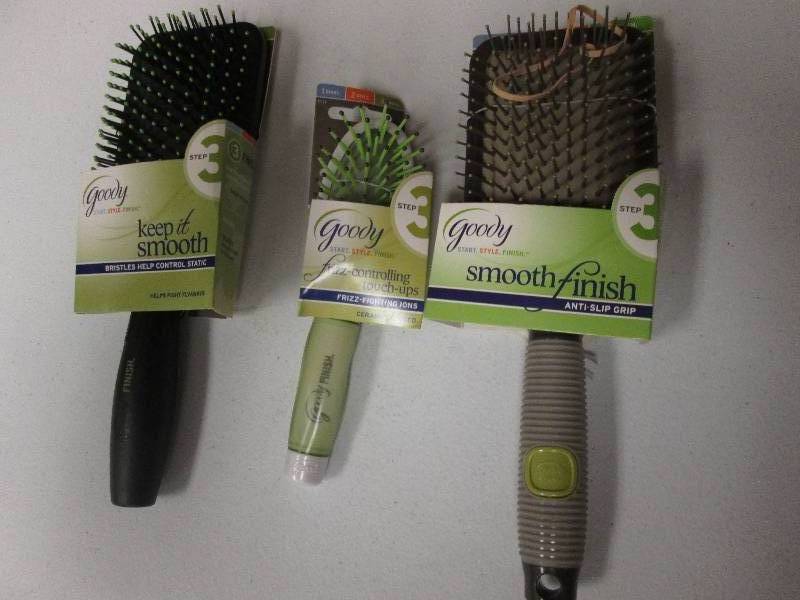 lot 87 image: Lot of 3 assorted Goody brushes...