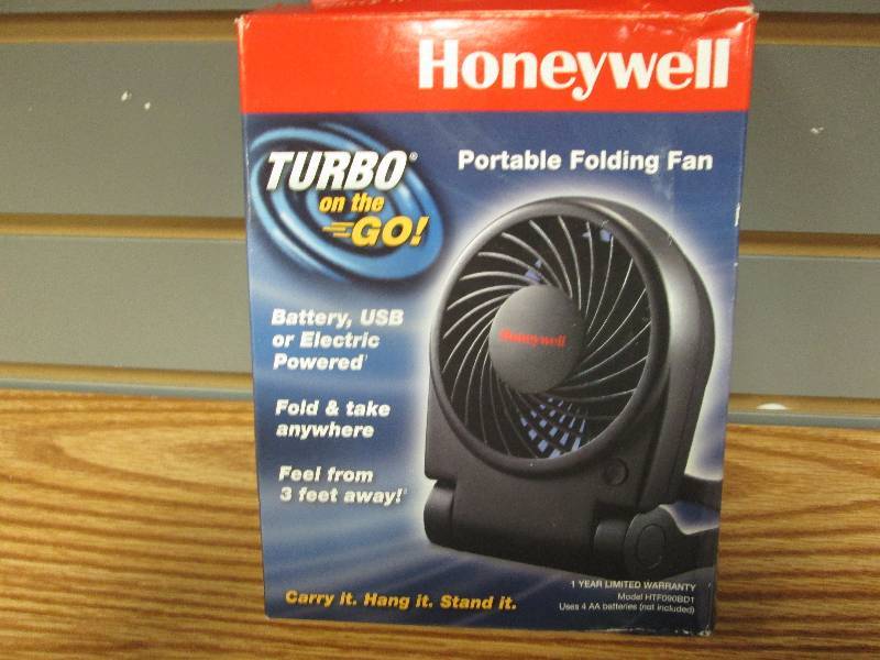 lot 102 image: Honeywell Portable Folding Fan - te...