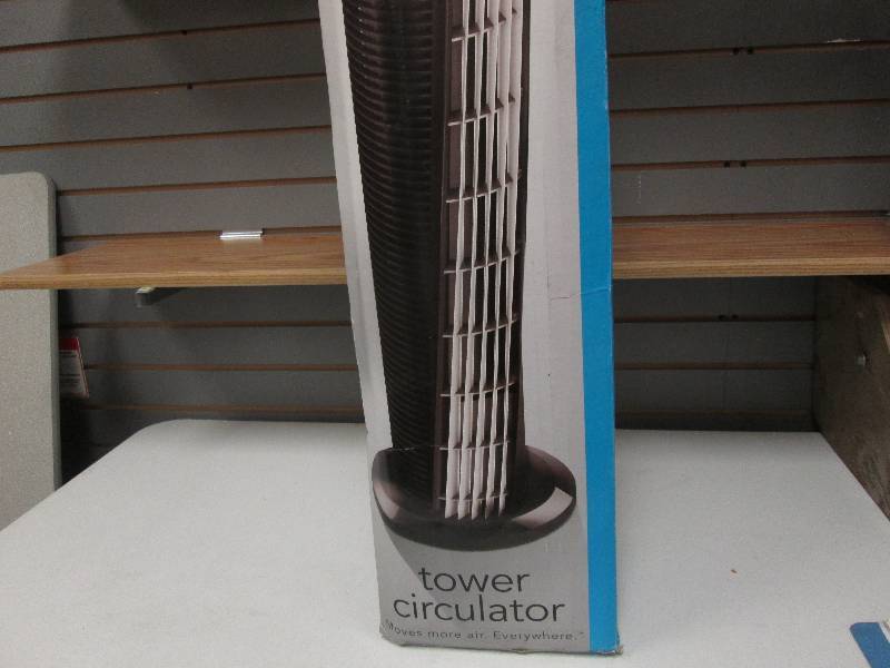 lot 117 image: Vornado Tower Circulator 4 speed - ...