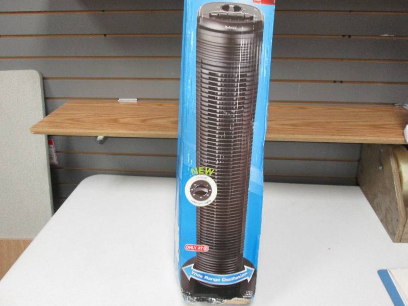 lot 122 image: Holmes Whole Room Tower Fan 3 speed...