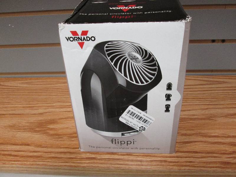 lot 153 image: Vornado Flippi personal circulator-...