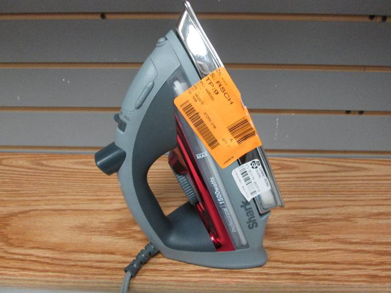 lot 158 image: Shark 1500 watt professional iron...