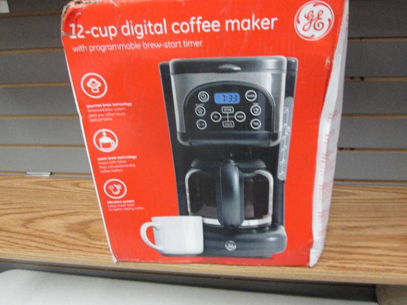 lot 171 image: GE 12 cup digital cofee maker - no ...