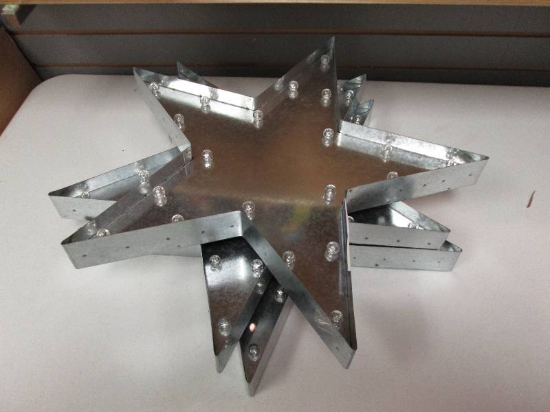 lot 193 image: Lot of 3 battery operated metal sta...