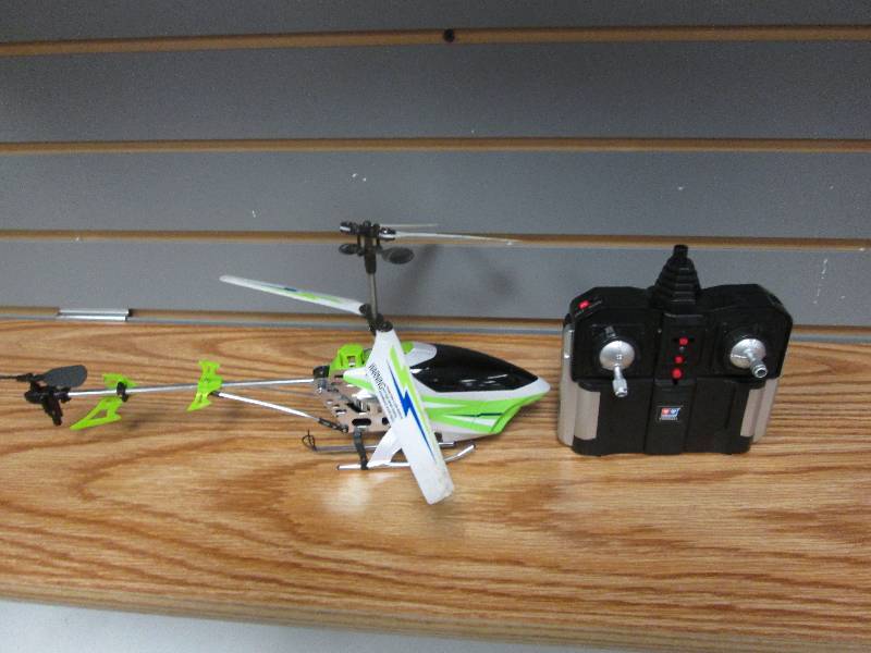 lot 195 image: Remote controlled helicopter...
