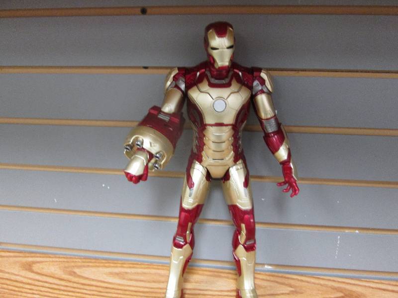 lot 196 image: Avengers Iron Man battery operated ...
