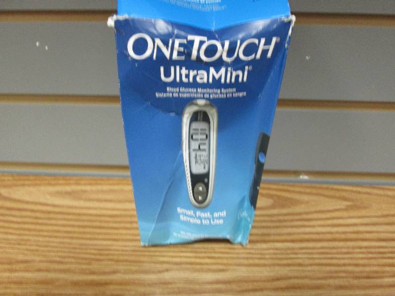 lot 200 image: OneTouch UltraMini glucose monitori...