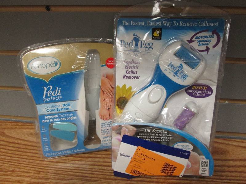 lot 201 image: Pedi Egg cordless electric callus r...