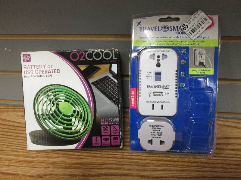 lot 206 image: Battery or USB operated 5 inch fan,...