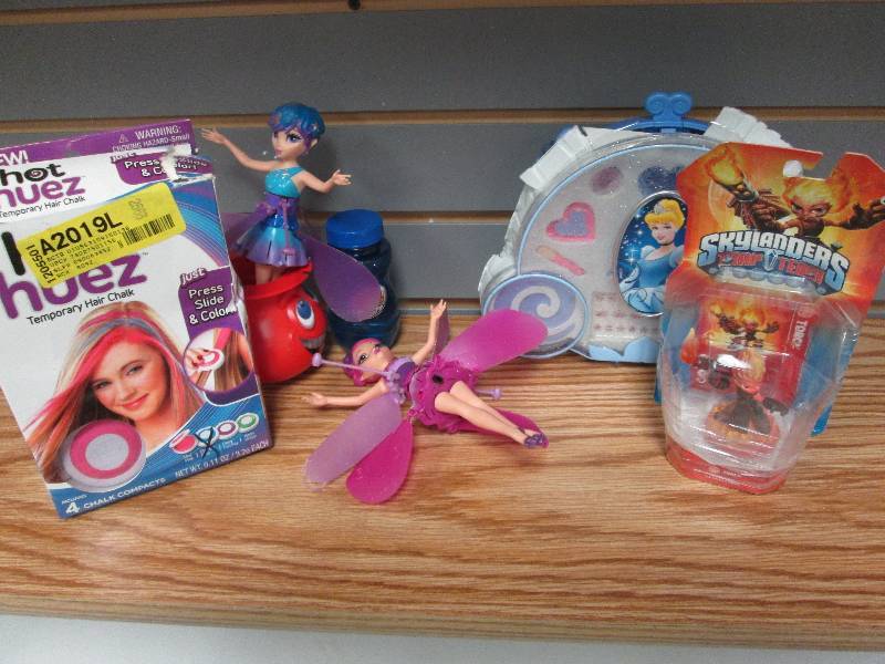 lot 217 image: Assorted toys, Cinderella makeup, T...