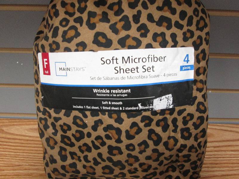 lot 237 image: Mainstays 4 piece Full leopard prin...