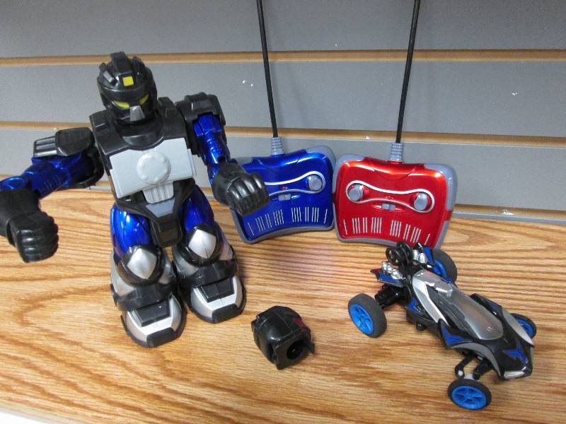 lot 241 image: Remote controlled toys...
