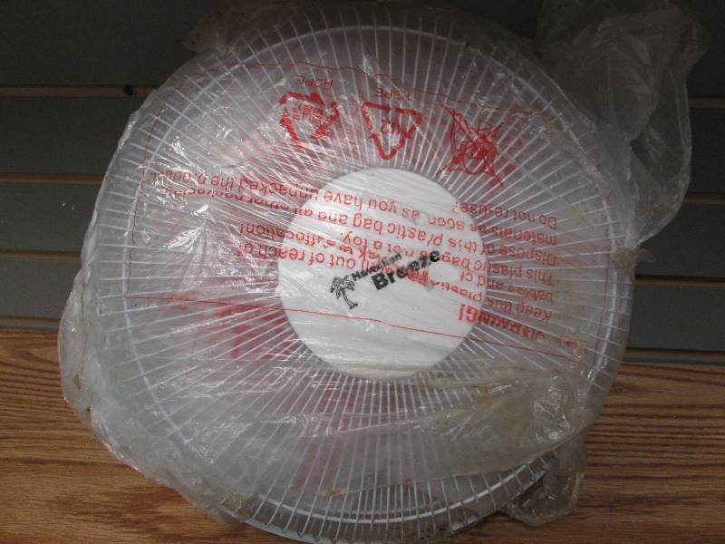 lot 267 image: Hawaiian Breeze Table Fan...