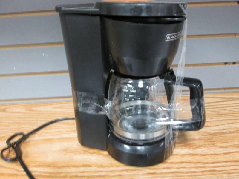 lot 273 image: Black & Decker 5 cup coffee maker...