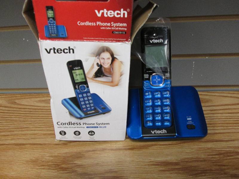 lot 300 image: Vtech cordless phone system...
