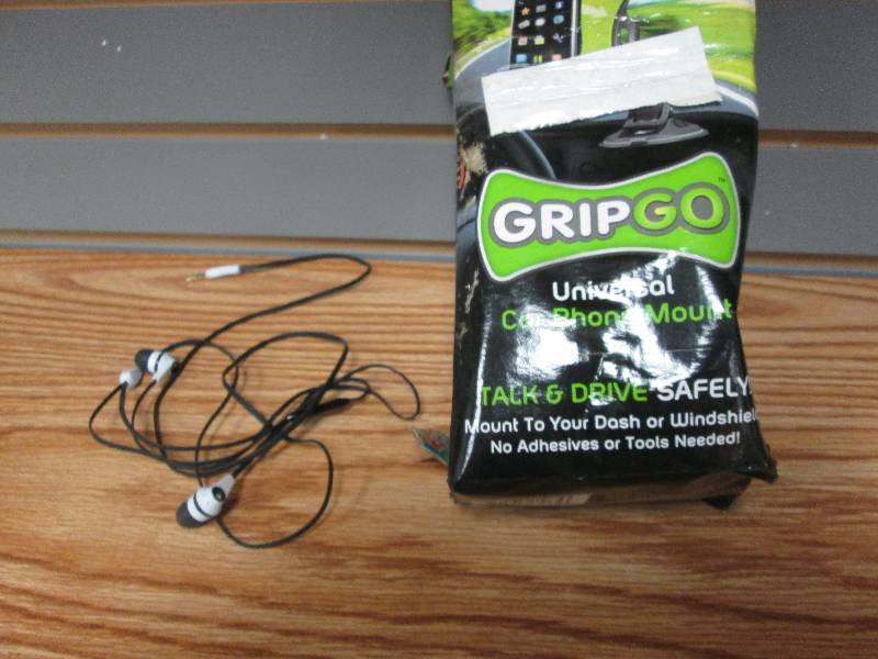 lot 308 image: Skull Candy ear buds, GripGo Car Ph...