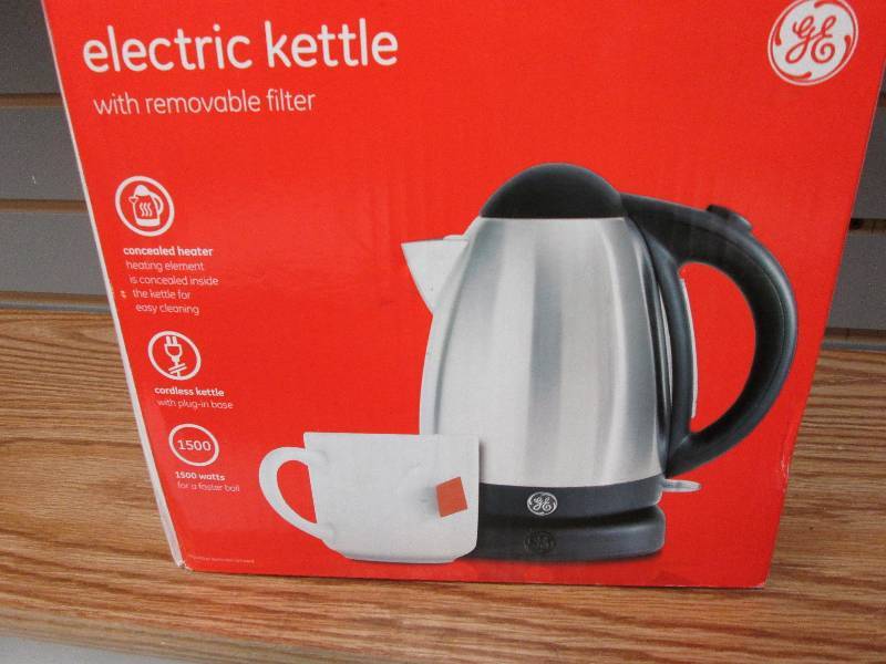 lot 313 image: GE Electric Kettle with removable f...