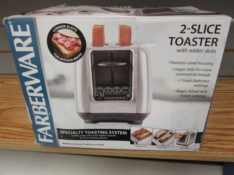 lot 314 image: Farberware 2-slice toaster with wid...