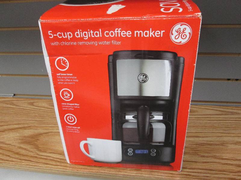 lot 324 image: GE 5-cup Digital Coffee Maker - tes...