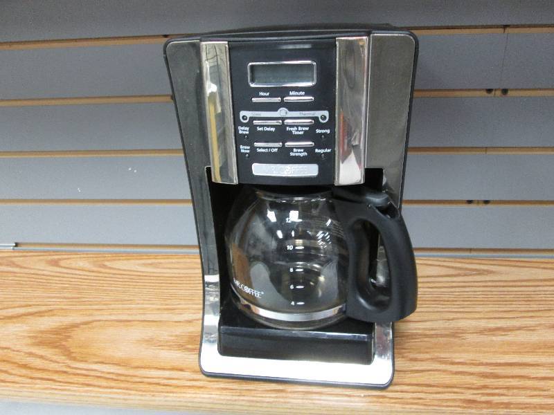 lot 329 image: Mr. Coffee 12 cup programmable coff...