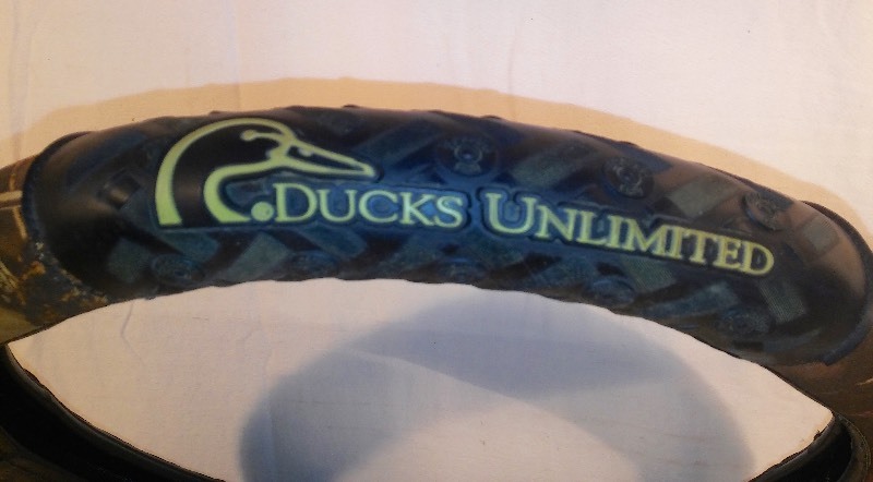 lot 15 image: Camo Ducks Unlimited Heavy Duty Steering Wheel Cover (Very Good Condition)